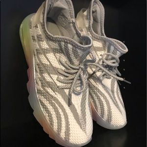 WANTED GALAXY SNEAKERS